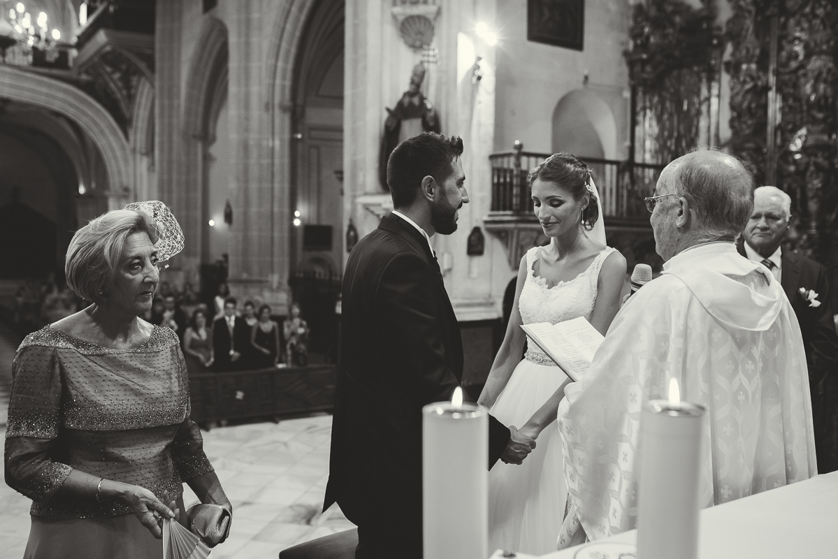 boda_iglesia_santo_domingo_torre_del_rey_borraja-075