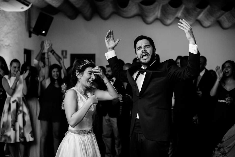 novios divirtiendose baile boda cortijo de enmedio granada